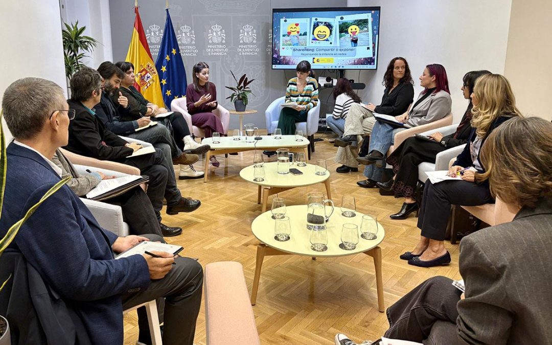 «Vamos a proteger la identidad digital de los niños y las niñas»: Consulta pública del Mº Juventud e Infancia.