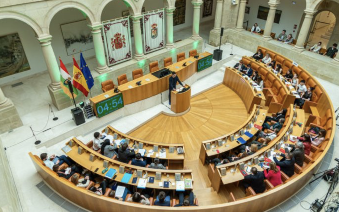 El debate sobre el voto a los 16 años reúne a 18 equipos en el VII Torneo Preuniversitario de La Rioja